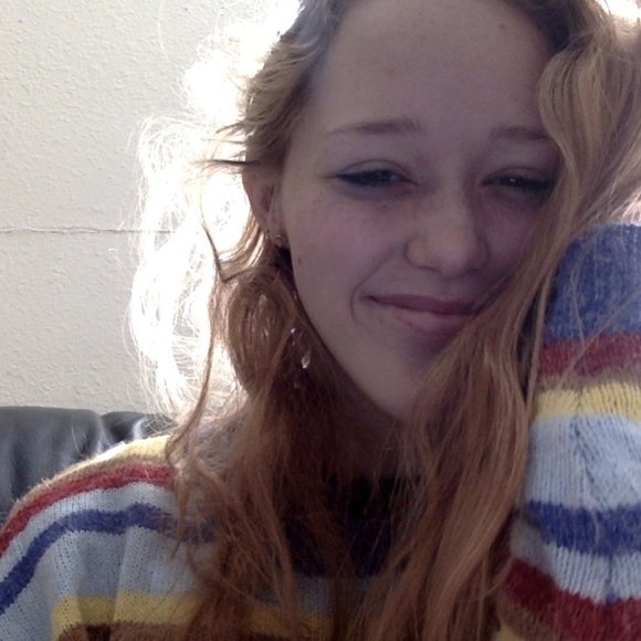 Meet your Posher, Claire - Picture 2 of 4